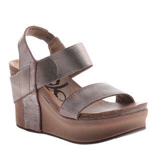 OTBT Brown Metallic Wedge Sandals, NEW